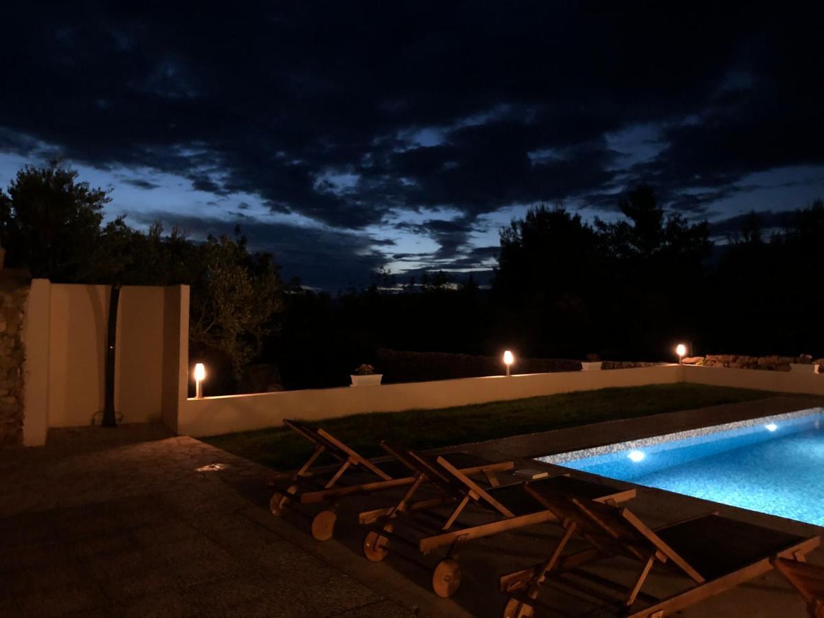 Holiday Home Antonija Стари Град Екстериор снимка